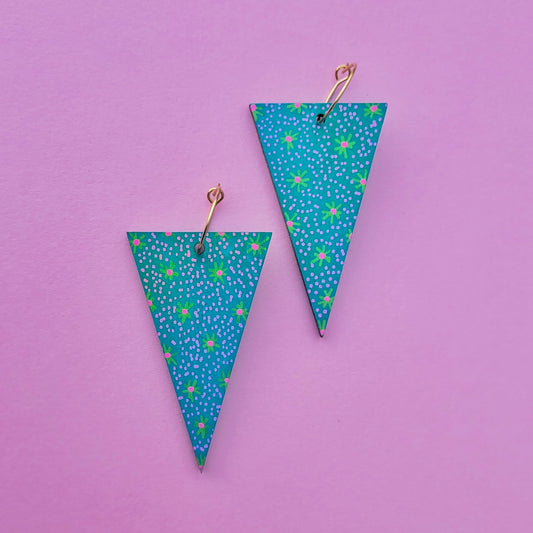 Dotted flowery triangle earrings